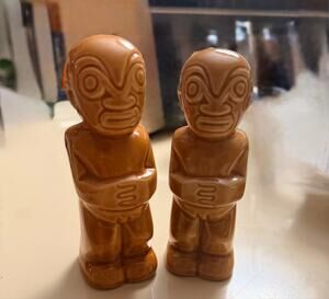 Vintage Trader Vic’s Tiki Salt & Pepper Shakers Set Made in Japan Ceramic Brown